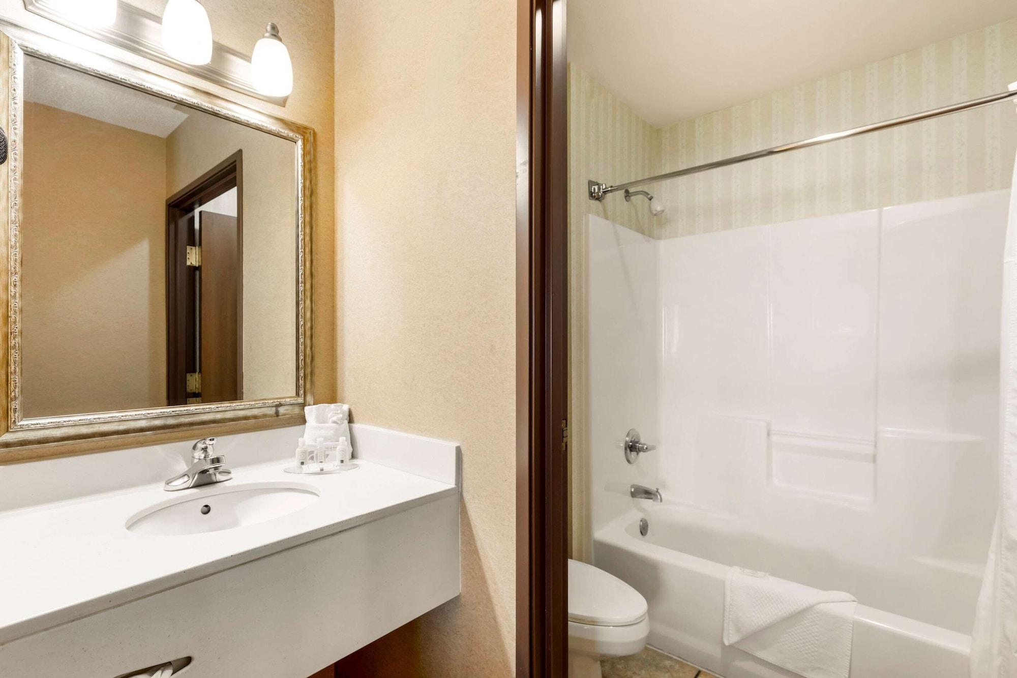 Quality Inn & Suites Wellington - Fort Collins المظهر الخارجي الصورة